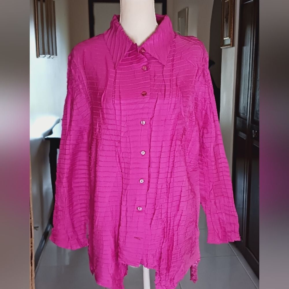Button Down Blouse Women's 1XL Hot Pink Long Sleeves NWOT by: Pleats Collection